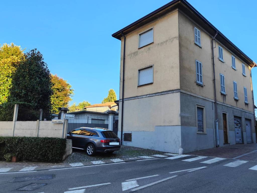 intera palazzina in vendita a Costa Masnaga