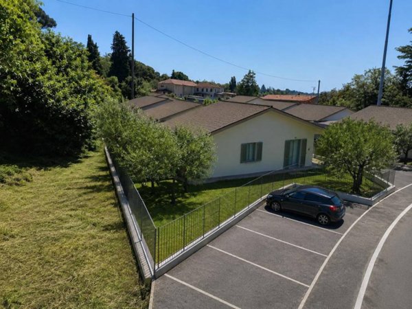 casa indipendente in vendita a Costa Masnaga