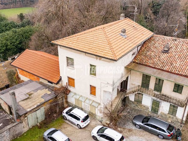 appartamento in vendita a Costa Masnaga