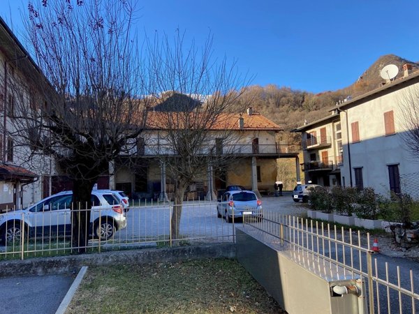 casale in vendita a Cremeno