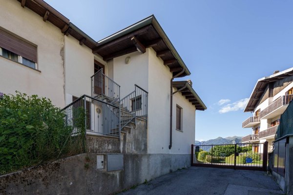 casa indipendente in vendita a Cremeno