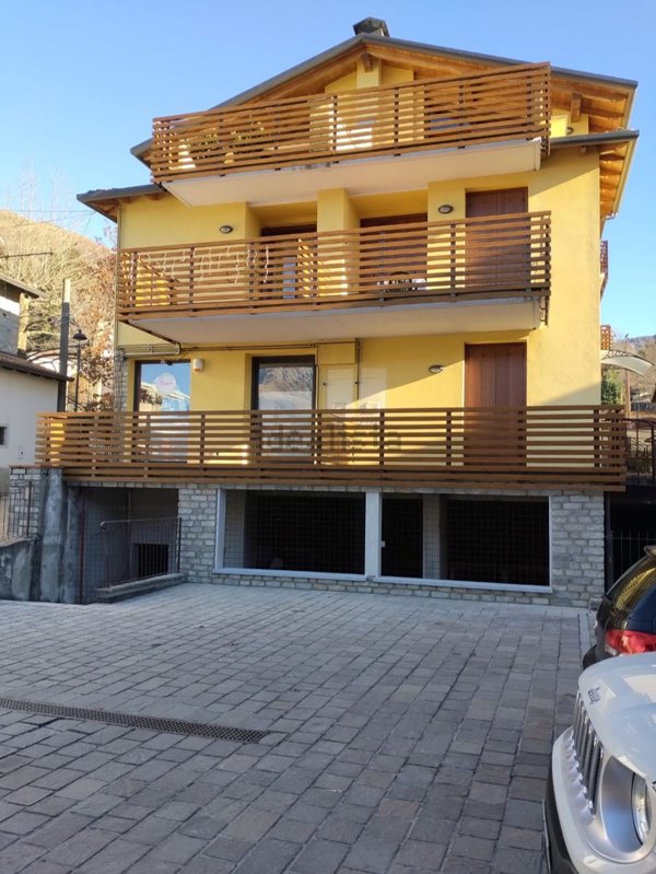 ufficio in vendita a Cremeno