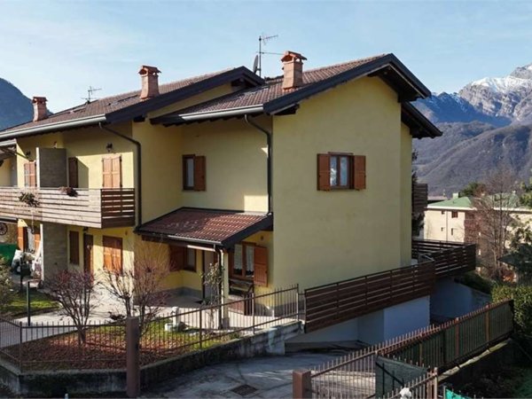 casa indipendente in vendita a Cremeno