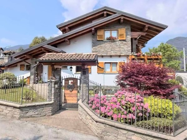 casa indipendente in vendita a Cremeno