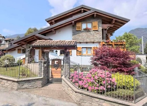 casa indipendente in vendita a Cremeno