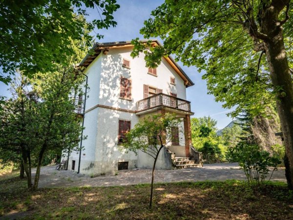 casa indipendente in vendita a Cremeno