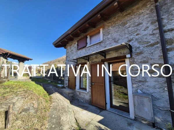 casa indipendente in vendita a Dervio