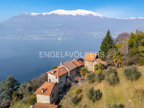 casa indipendente in vendita a Dervio