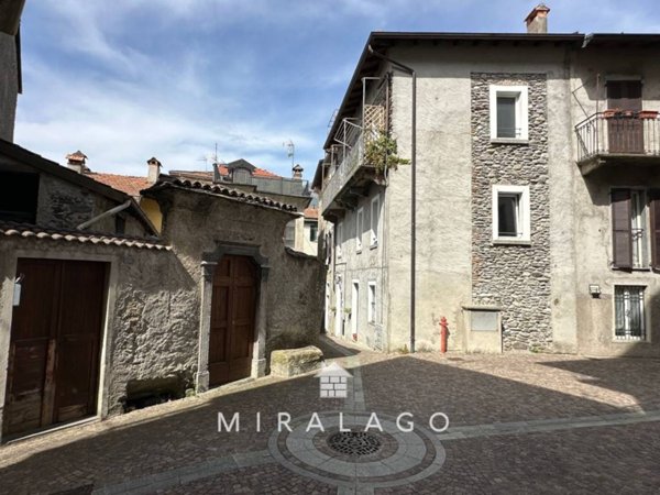 casa indipendente in vendita a Dervio