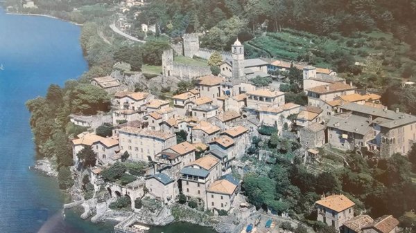 casa indipendente in vendita a Dervio