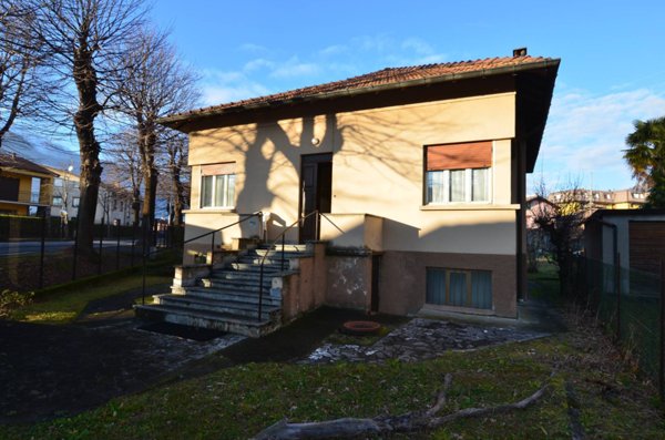 casa indipendente in vendita a Dervio