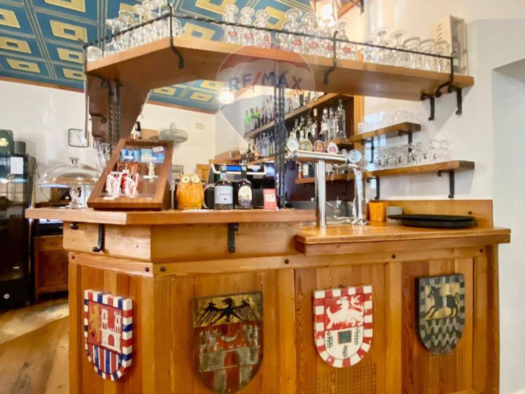 negozio in vendita a Dervio in zona Corenno Plinio