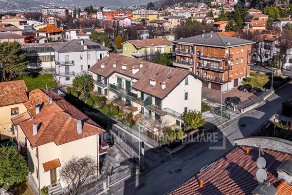 casa indipendente in vendita a Dervio