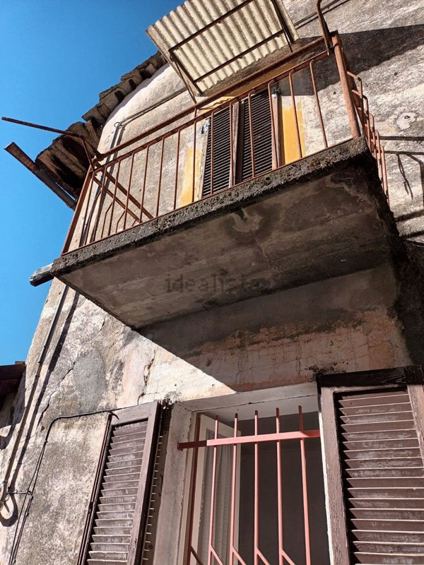 casa indipendente in vendita a Dervio