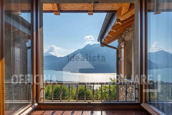 casa indipendente in vendita a Dervio