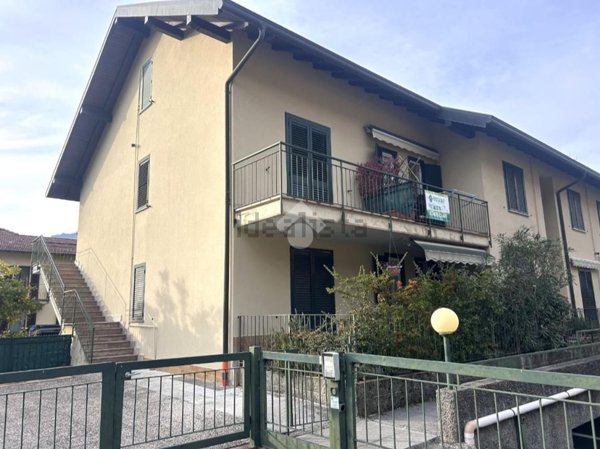 casa indipendente in vendita a Dervio