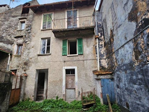 casa indipendente in vendita a Dervio