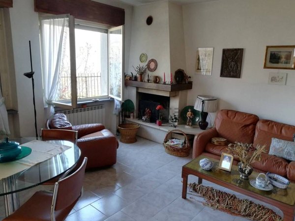 casa indipendente in vendita a Dervio