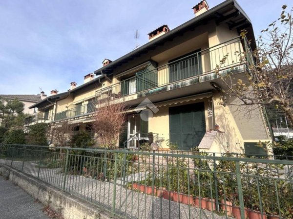 casa indipendente in vendita a Dervio