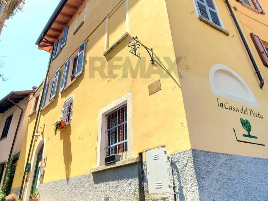 casa indipendente in vendita a Dervio