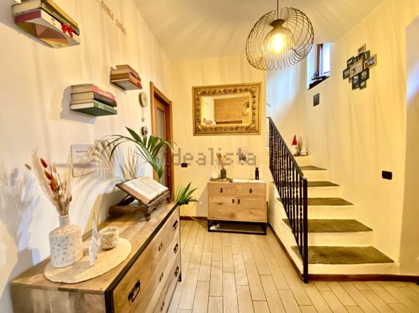 casa indipendente in vendita a Dervio