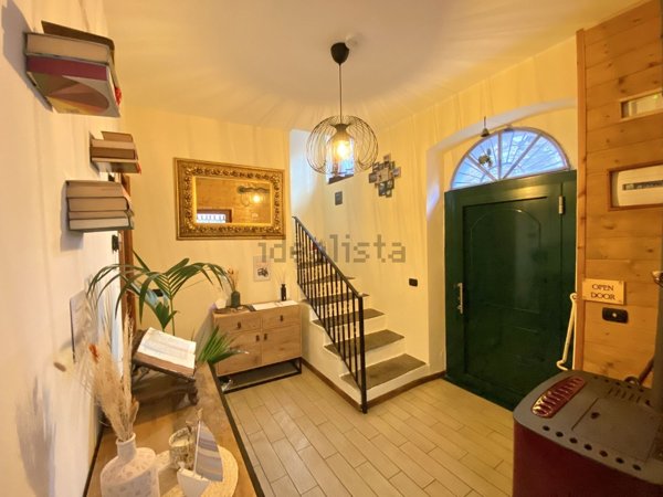casa indipendente in vendita a Dervio