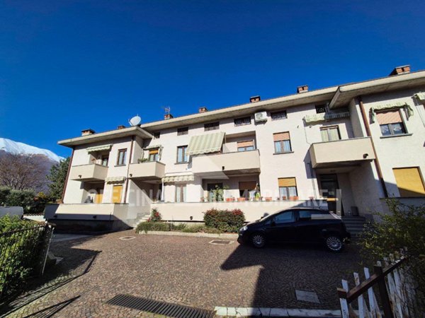 appartamento in vendita a Dervio in zona Corenno Plinio