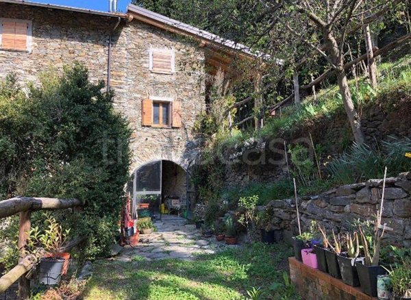 casa indipendente in vendita a Dervio