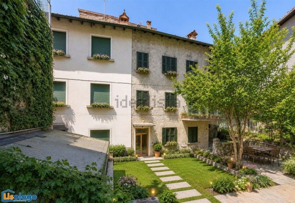 casa semindipendente in vendita a Dervio in zona Corenno Plinio