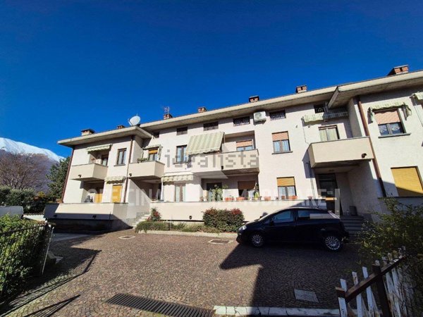 appartamento in vendita a Dervio in zona Corenno Plinio