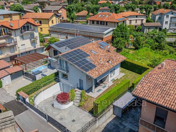 casa indipendente in vendita a Dervio in zona Corenno Plinio