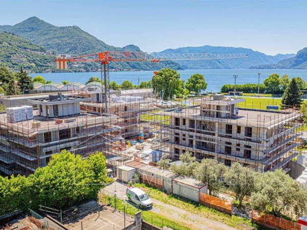 appartamento in vendita a Dervio in zona Corenno Plinio