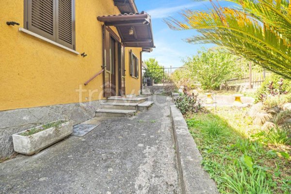 casa indipendente in vendita a Dervio in zona Corenno Plinio