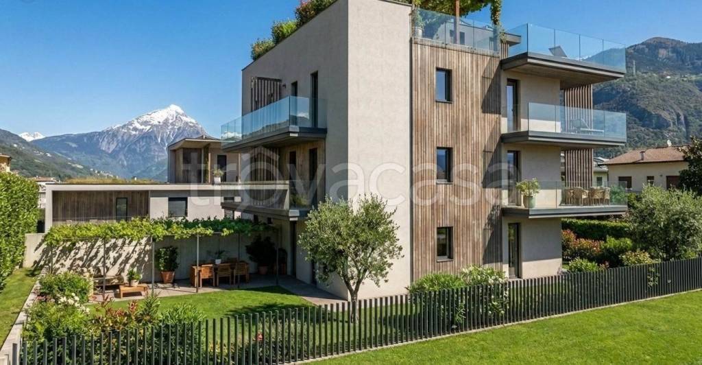 appartamento in vendita a Dervio in zona Corenno Plinio