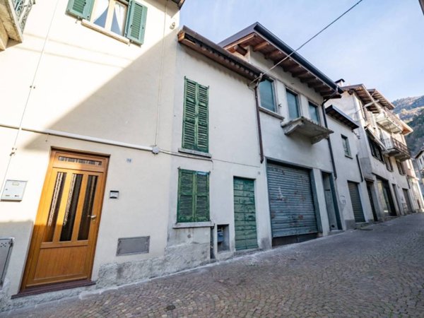 casa indipendente in vendita a Dervio in zona Corenno Plinio