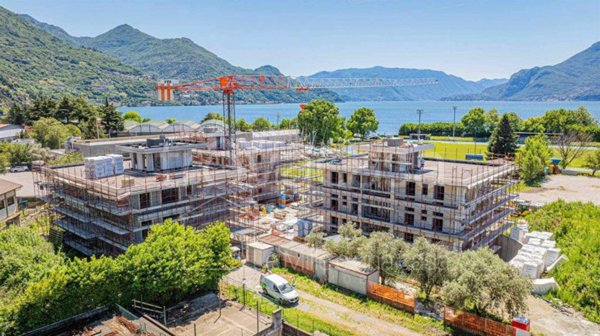 appartamento in vendita a Dervio in zona Corenno Plinio