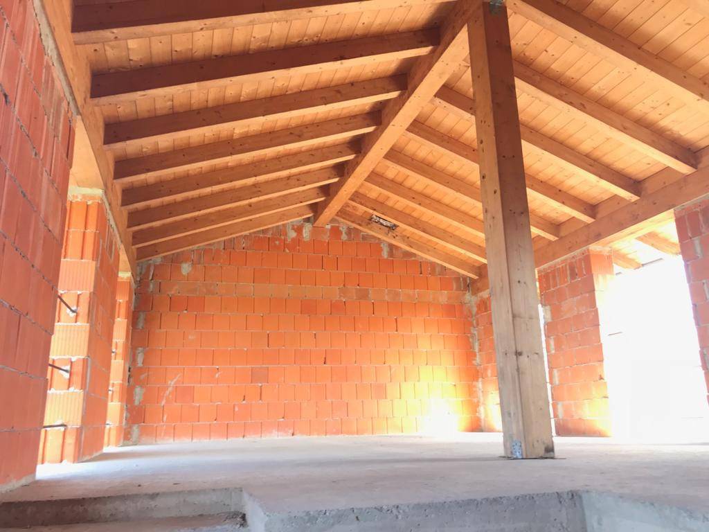 casa indipendente in vendita a Dolzago