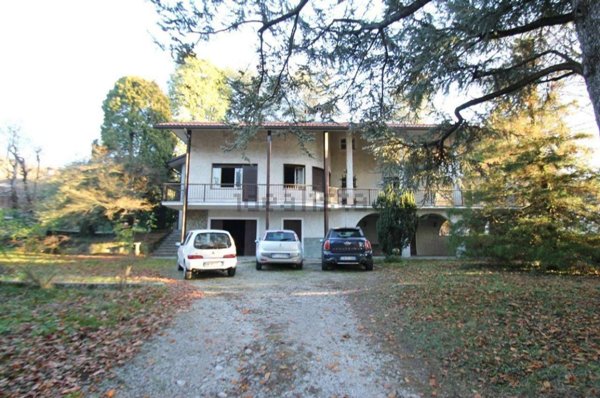 casa indipendente in vendita a Dolzago