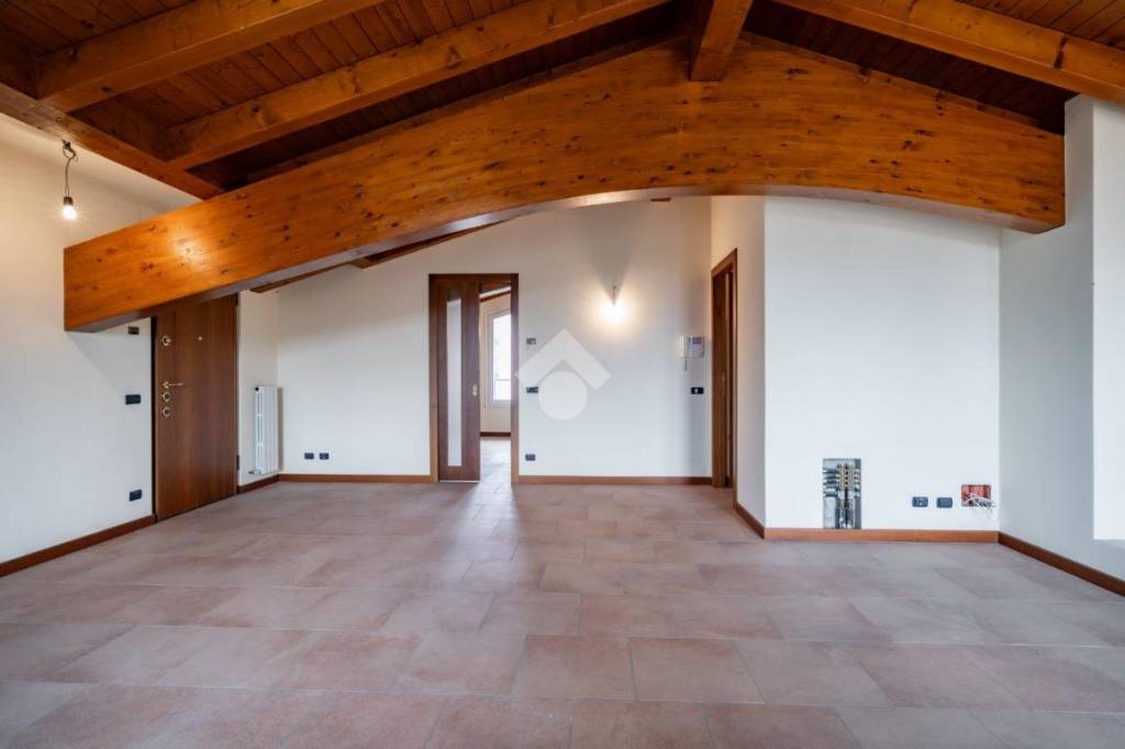 appartamento in vendita a Dolzago