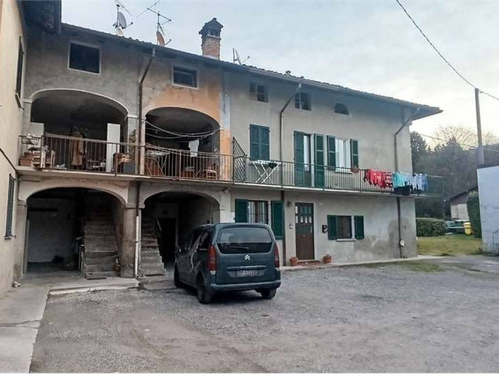 appartamento in vendita a Dolzago