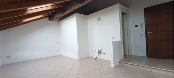 appartamento in vendita a Dolzago