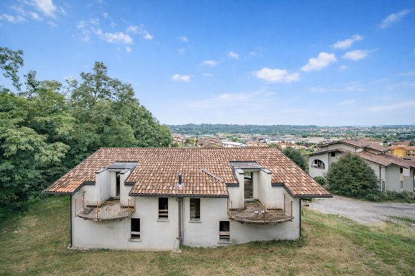 casa indipendente in vendita a Dolzago