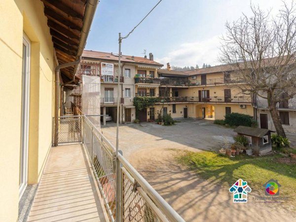 casa indipendente in vendita a Dolzago