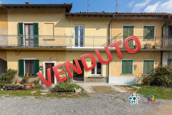 casa indipendente in vendita a Dolzago