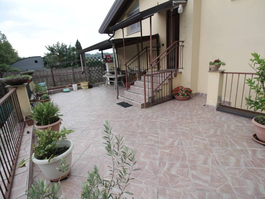 appartamento in vendita a Dolzago
