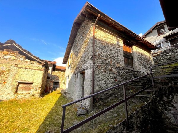 casale in vendita a Dorio