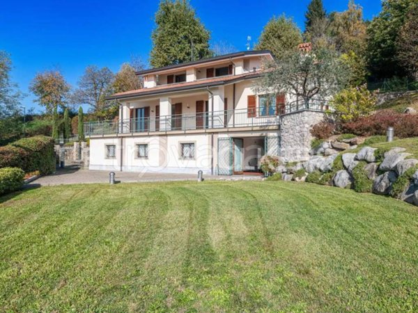 casa indipendente in vendita ad Ello