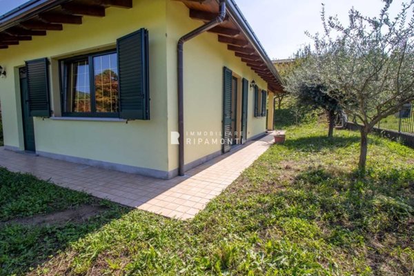casa indipendente in vendita ad Ello in zona Boggia
