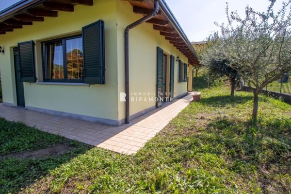 casa indipendente in vendita ad Ello in zona Boggia