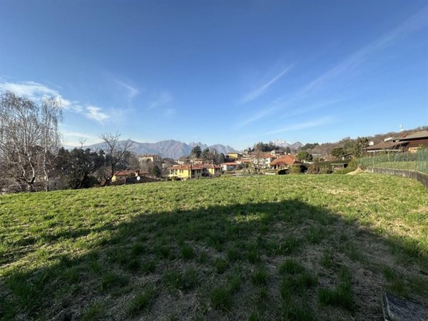 casa semindipendente in vendita ad Ello